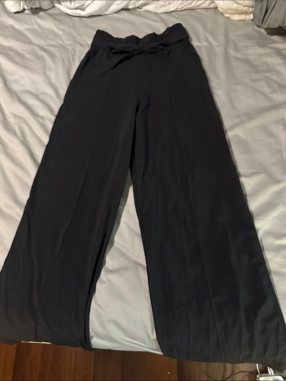 Lululemon Palazzo Pants Black Wide-Leg Women's Pants size 6 NWOT